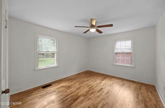 Building Photo - New Listing