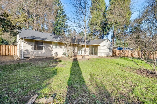 Building Photo - Beautiful 3 Bed, 1.5 Bath Rental Home in Lake Oswego!