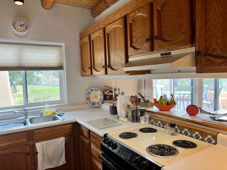 Kitchen - 128 Dona Ana Dr