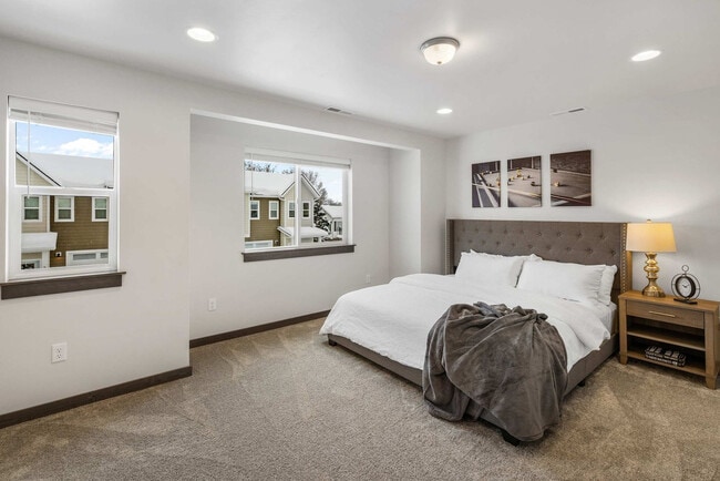 Building Photo - 2942 W Babcock St