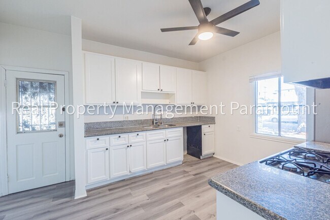 Building Photo - 2757 S Mansfield Ave