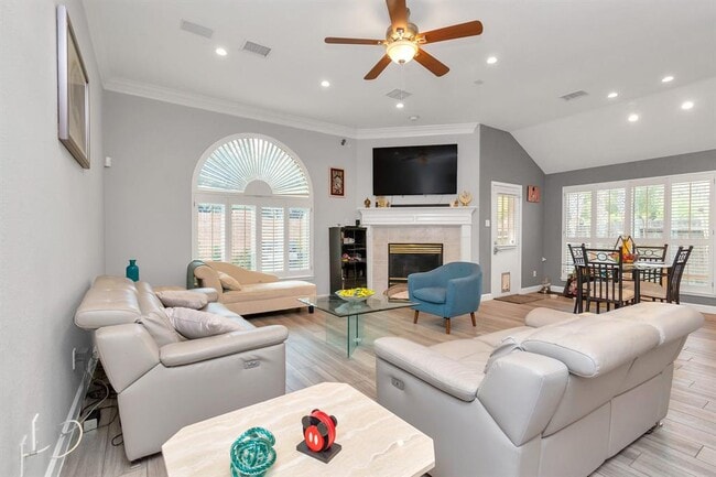 Building Photo - 1303 Raintree Cir