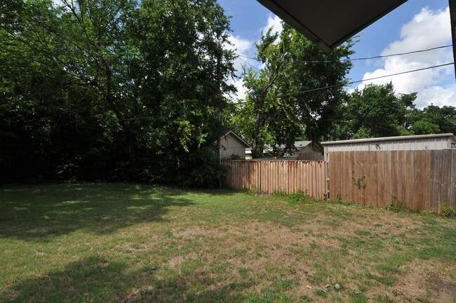 Building Photo - 6304 Dream Ln