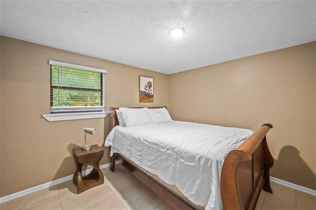 Building Photo - 6207 Moss Dr