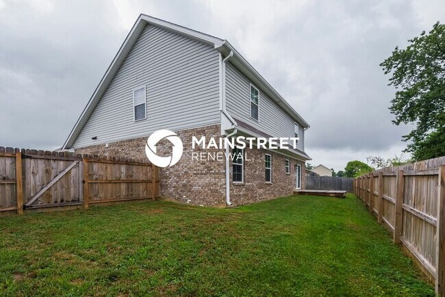 Building Photo - 4 Bedroom Pet-Friendly Home in Louisville, KY with Main Street Renewal
