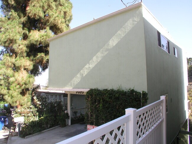 Building Photo - 7020 Pacific View Dr