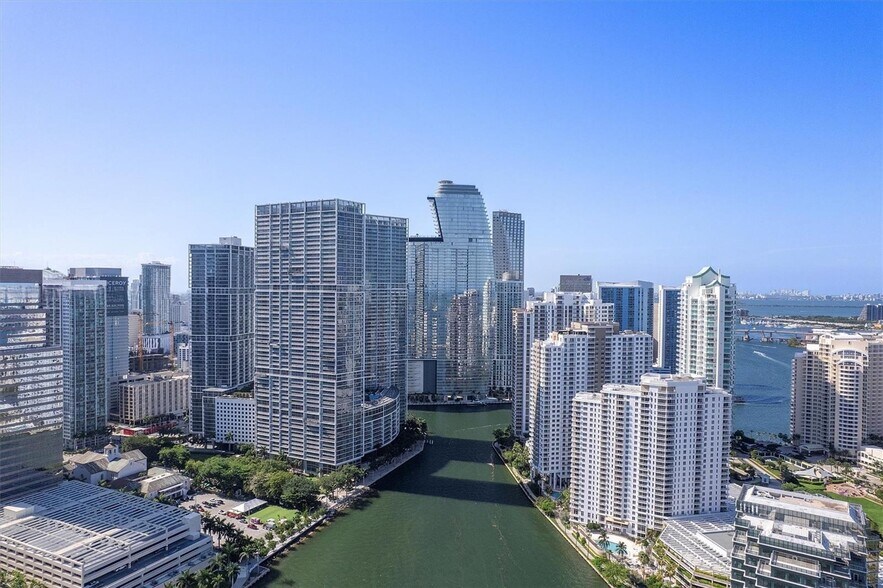 Building Photo - 300 Biscayne Boulevard Way