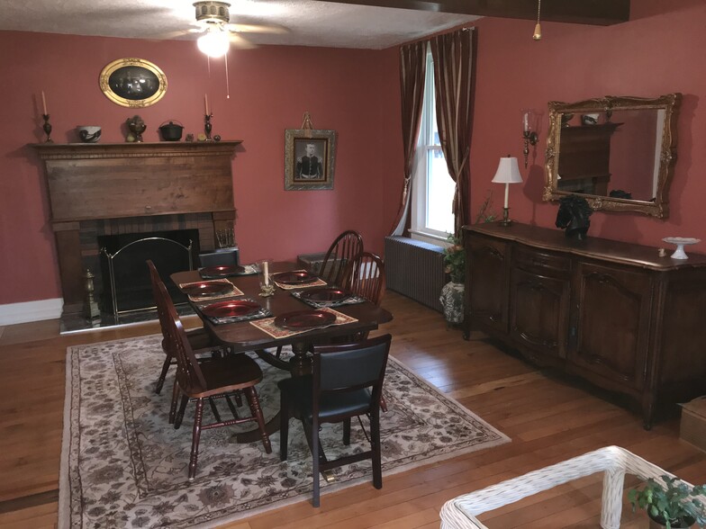 Formal dining room - 7502 Borden Rd