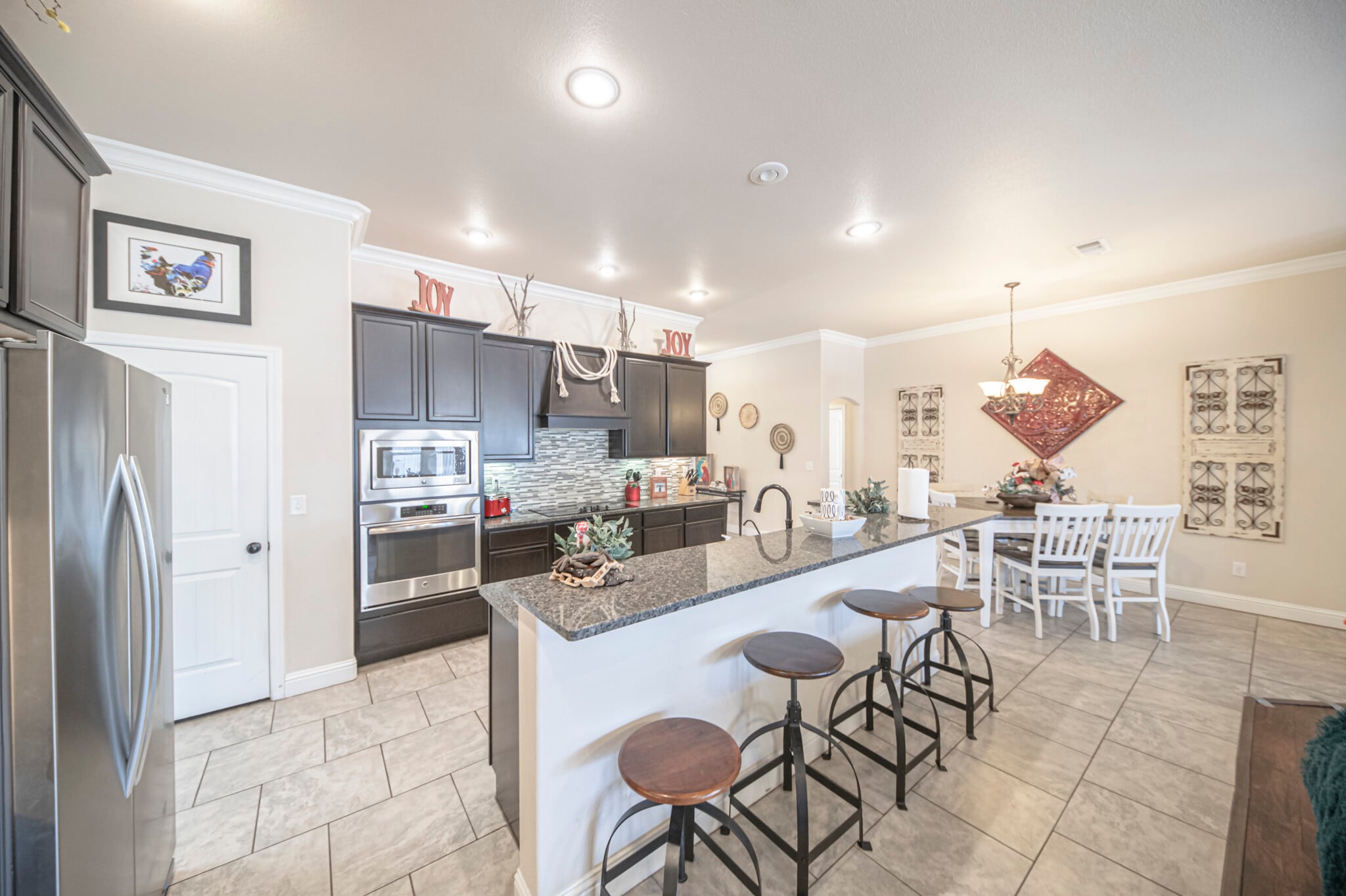Building Photo - 6922 Ranch Hand Dr