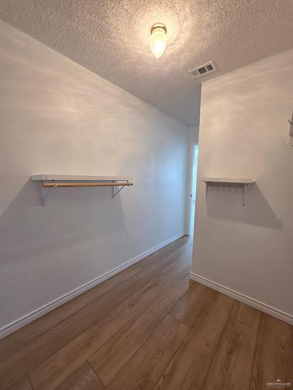 Building Photo - 3217 Queens Ave