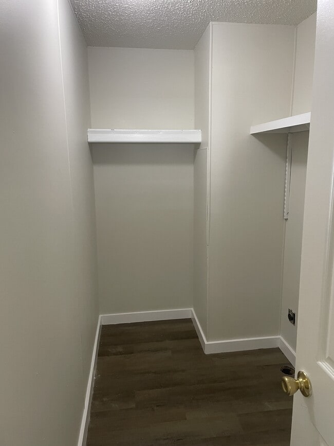 Building Photo - 218 Big Z Dr