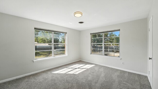 Building Photo - 476 Granada Dr
