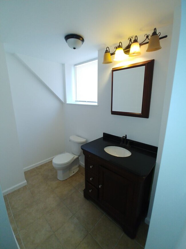 Building Photo - 28 N 50th St