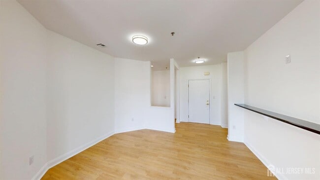 Building Photo - 6404 Fernandez Ct