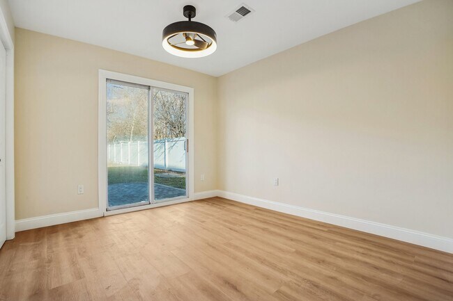 Building Photo - 11 Washington Ave