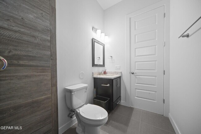 Building Photo - 5973 Cartagena Cir