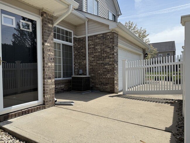 Building Photo - 8272 Enclave Blvd