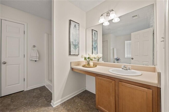 Building Photo - 211 Millstone Dr