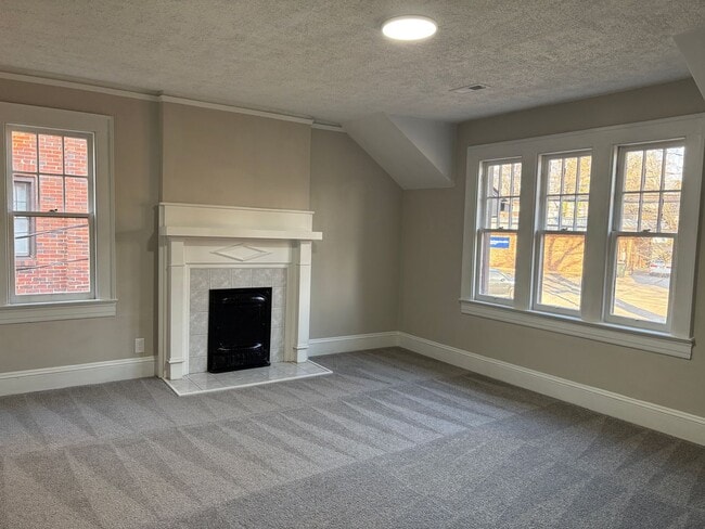 Building Photo - 2 Bedroom, 1 Bathroom Apartment in Reidsville!