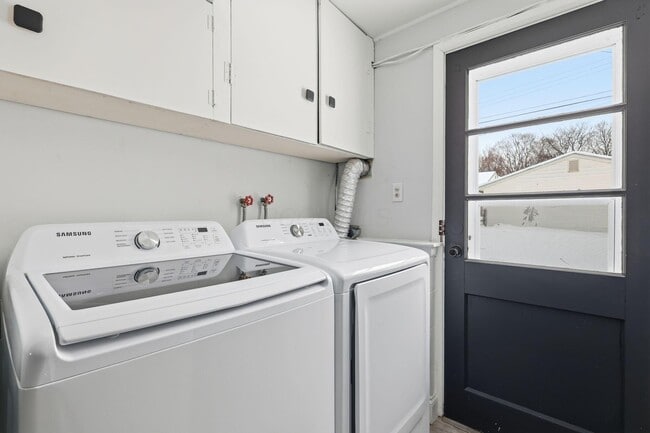 Building Photo - 3042 Rightmire Blvd