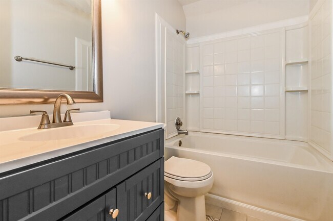 Building Photo - 5819 Garden Ridge Dr