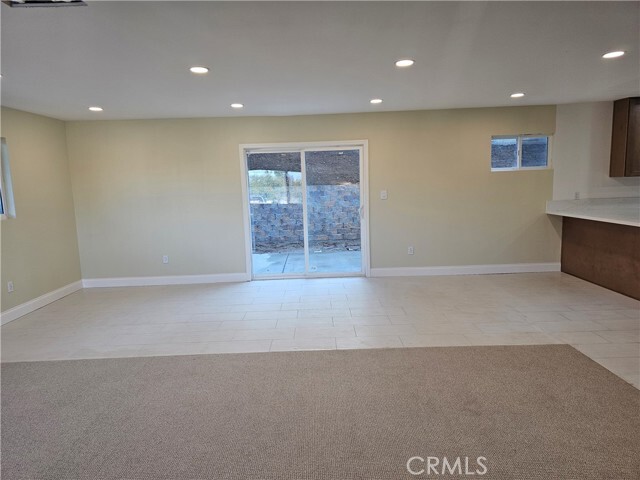 Building Photo - 2641 Valley View Ave