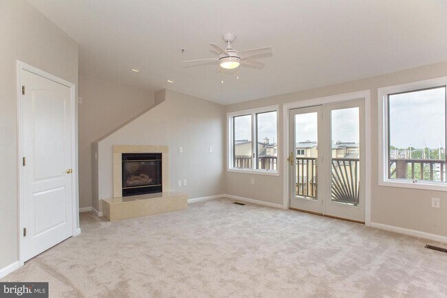 Building Photo - 7025 Chesapeake Harbour Dr E
