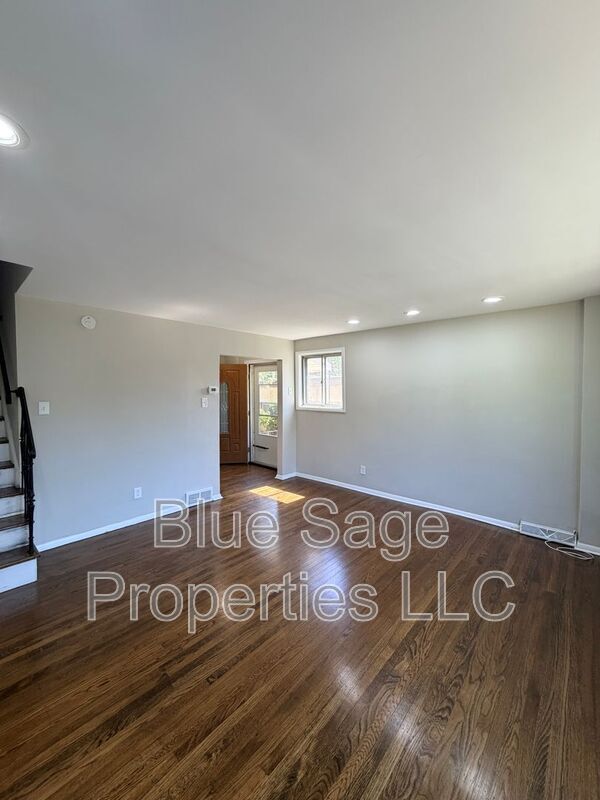 Building Photo - 205 Juniper Rd