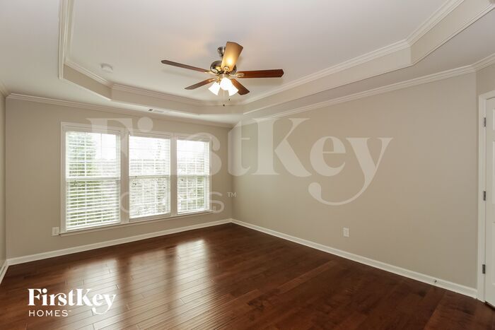 Building Photo - 816 Poplar Terrace