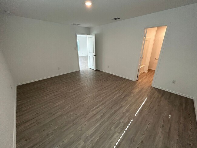 Building Photo - Modern 4-Bedroom Living with Community Pool Access!