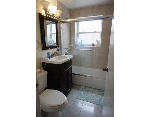 Building Photo - 52 Colborne Rd