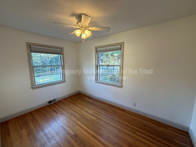 Building Photo - 7530 Shallowford Rd