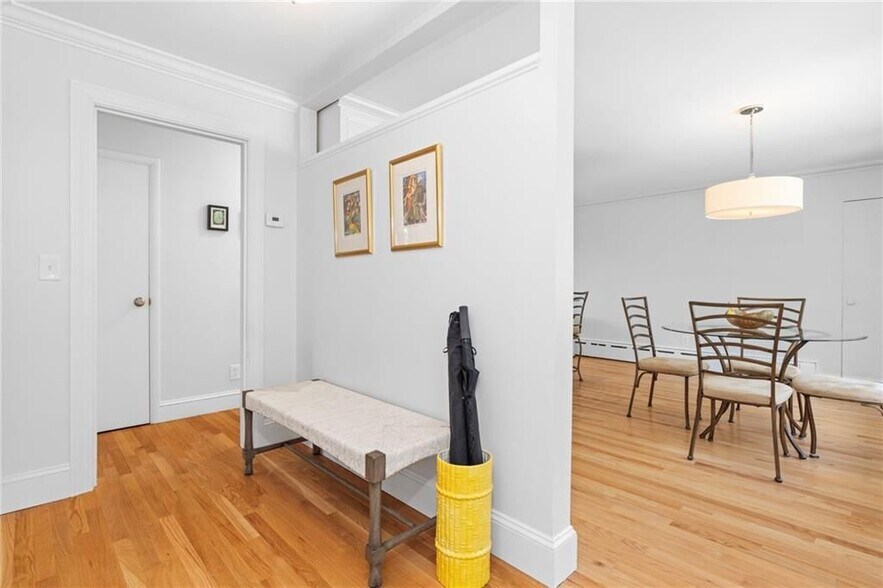 Building Photo - 331 3rd Beach Rd