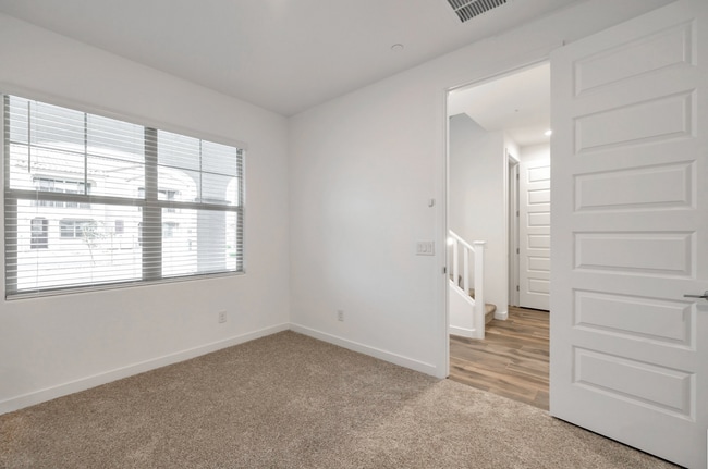 Building Photo - Brand New luxurious Model Home with 2 Master Suites in Warner Meadow