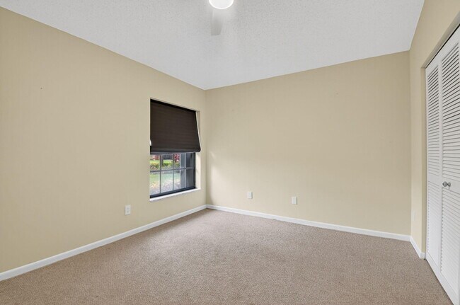 Building Photo - 8081 Cassia Dr