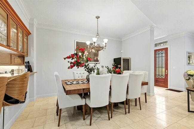 Building Photo - 1044 Memorial Village Dr