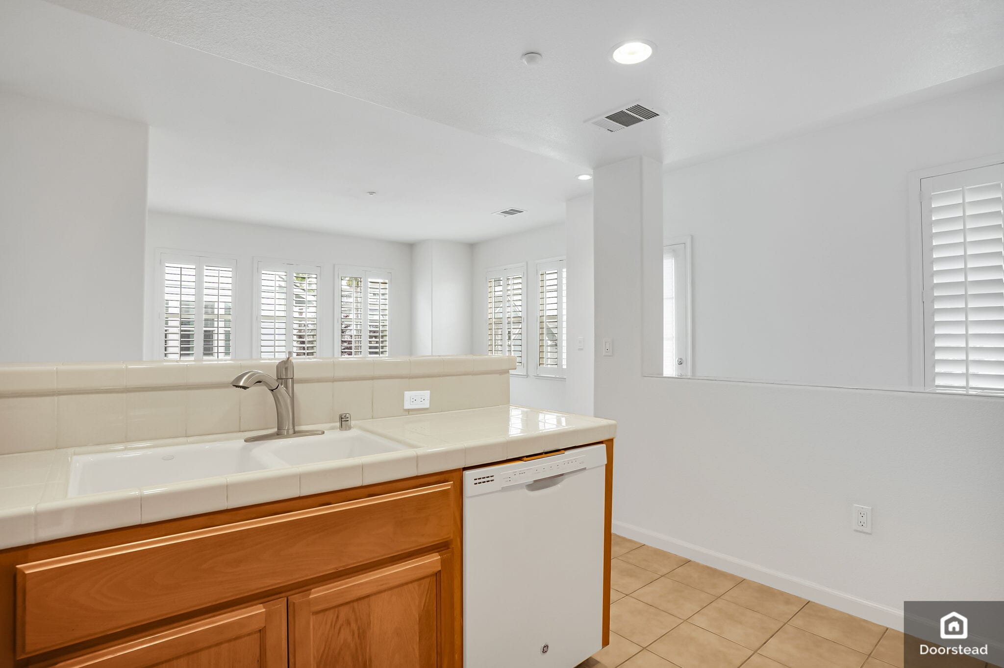 Building Photo - 1604 Northshore Dr