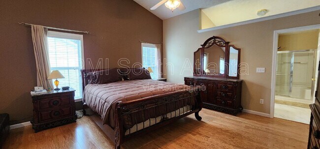 Building Photo - 4284 Cedar Lake Cove