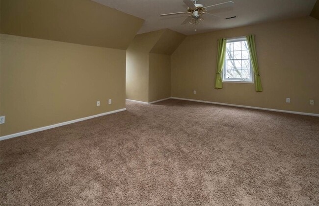 Building Photo - *~*Gorgeous Home, Located in Waynesville*~*