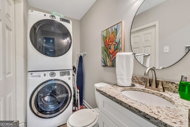 Building Photo - 4589 Ryan Rd