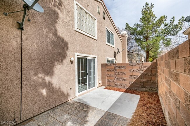 Building Photo - 10130 Quilt Tree St