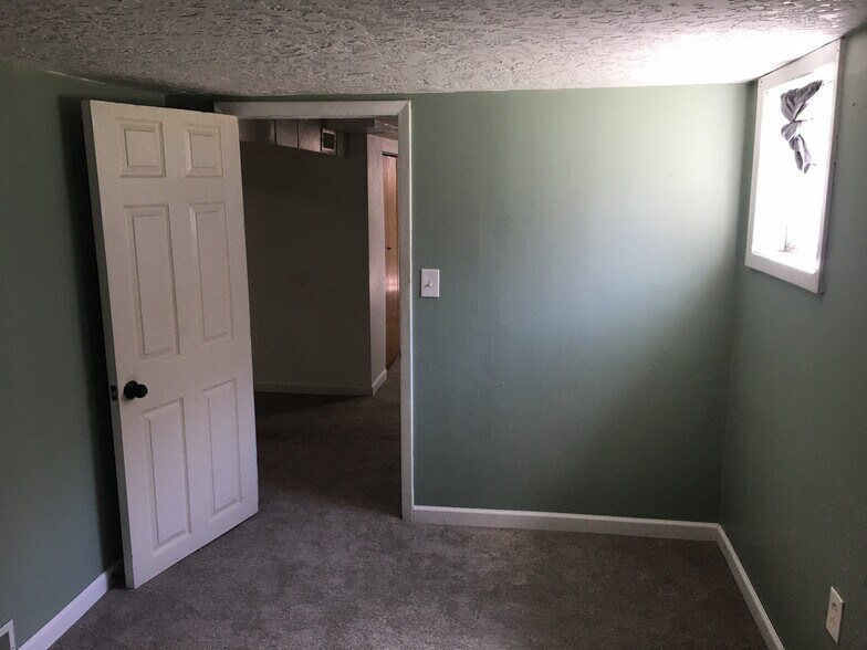 bedroom - 8032 SE Yamhill St