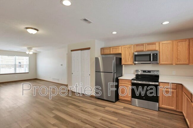 Building Photo - 3854 Elm St