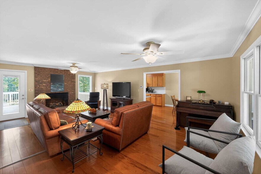 Building Photo - 7953 Woodhill Cove Ln