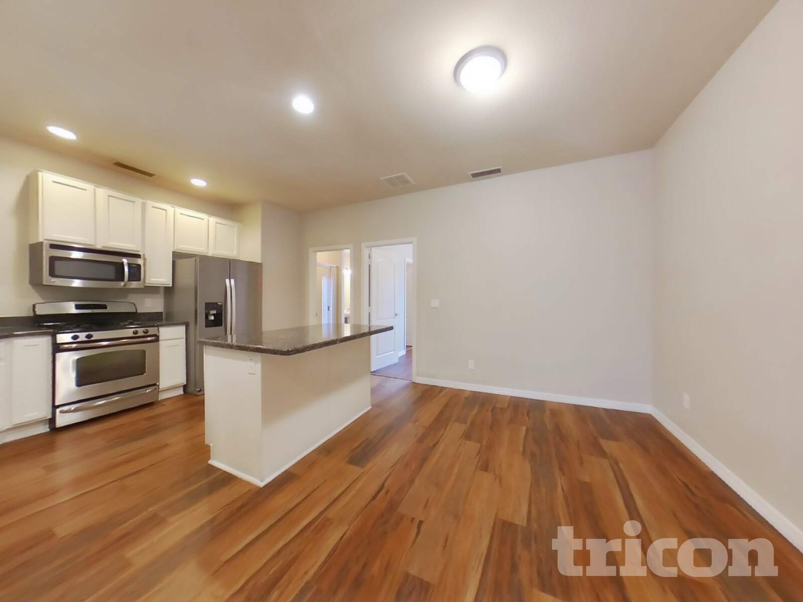 Building Photo - 3446 E Avalon Dr