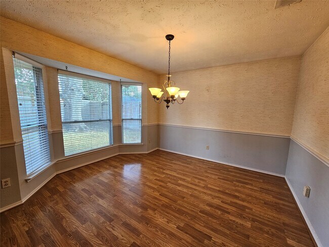 Building Photo - 22522 Round Valley Dr