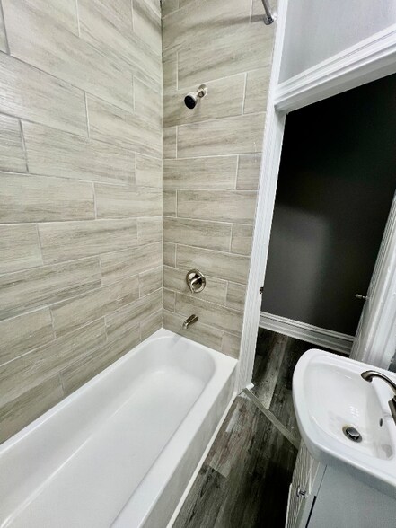 Building Photo - 1941 N Stanley St