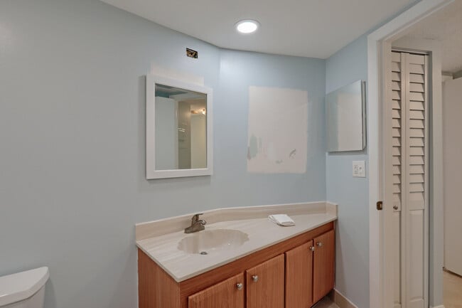 Building Photo - 2800 N Ocean Dr