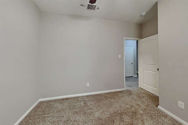 Building Photo - 9156 Nina Rd
