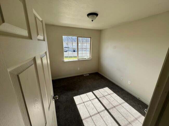 Building Photo - 1781 W 1000 S